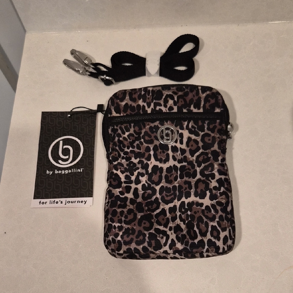 Baggallini Leopard Print Crossbody Phone Pouch - Brown/Black - New